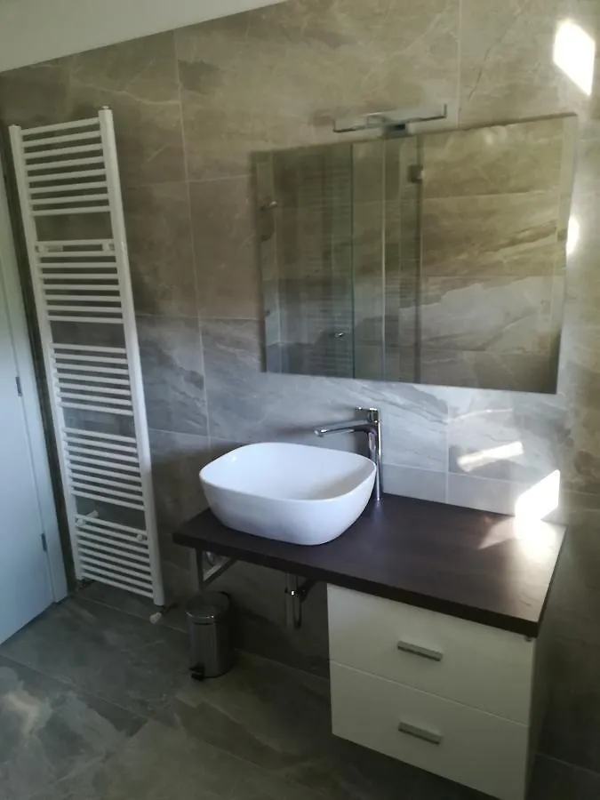 Rooms Nina Малинска